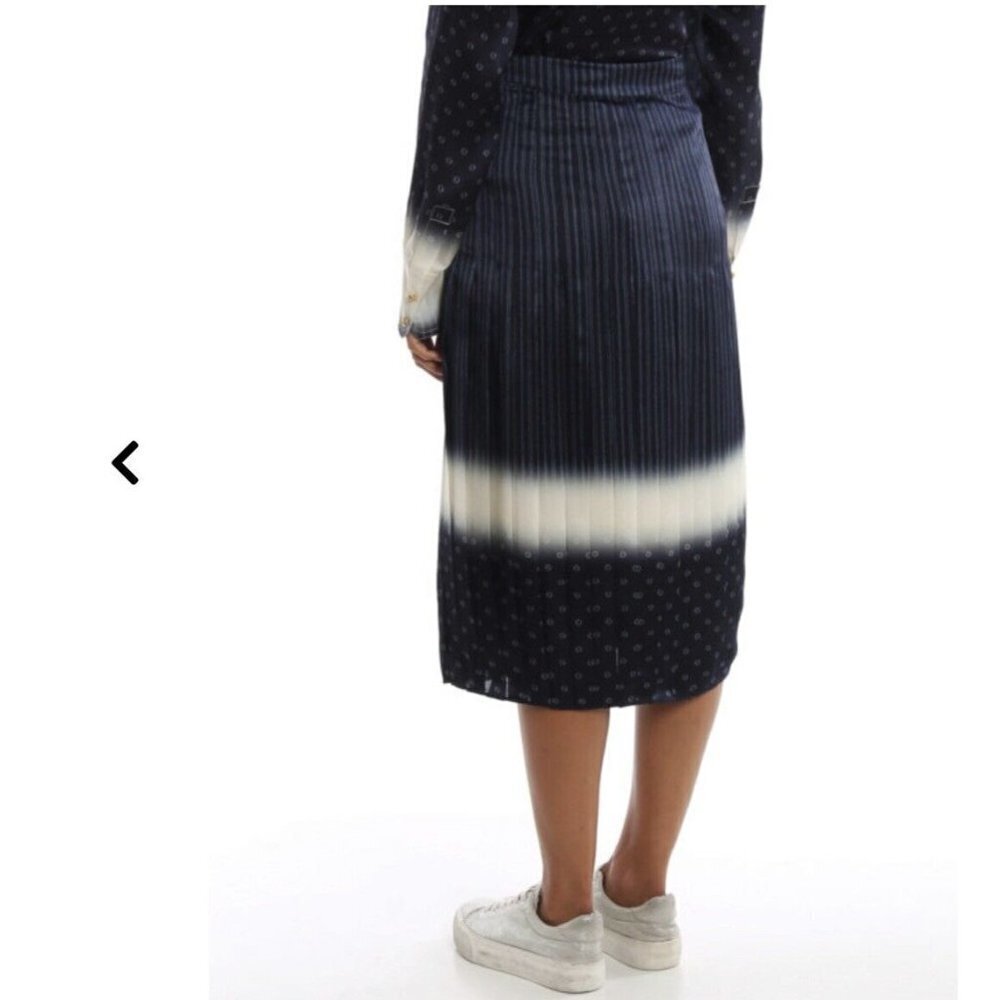 Tory Burch Size 2 Silk Pleated Midi Skirt Navy Blue White Ombre Printed - Picture 4 of 9